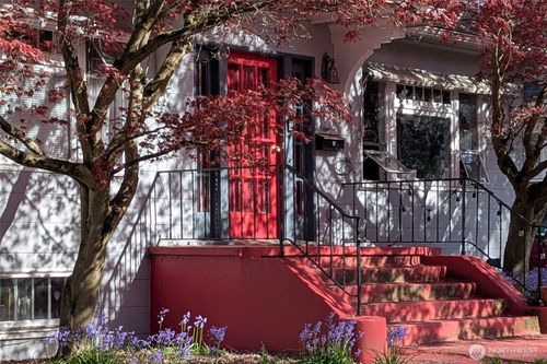 5502 20th Avenue Ne, Seattle, WA, 98105 | Card Image