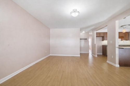 53 Twin Oaks Ter, South Burlington, VT, 05403-7167 | Card Image