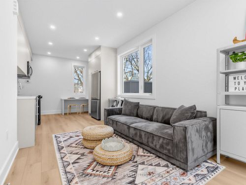 6b-45 Bellevue Avenue, Toronto, ON, M5T2N5 | Card Image