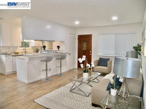 2204 Segundo Ct, Pleasanton, CA, 94588-8116 | Card Image