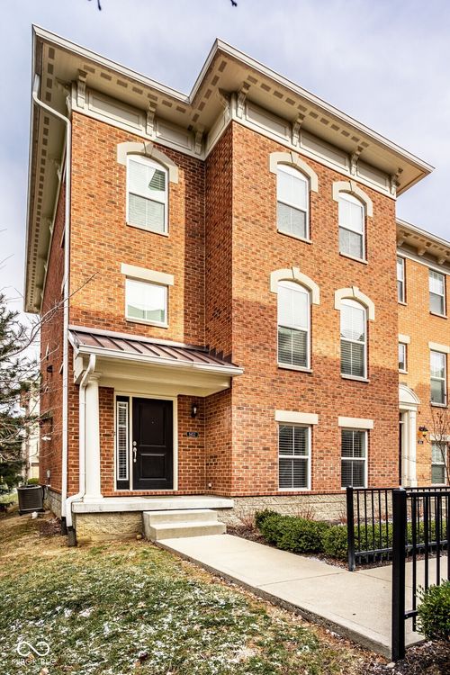 9452 Oakley Dr, Indianapolis, IN, 46260-1330 | Card Image