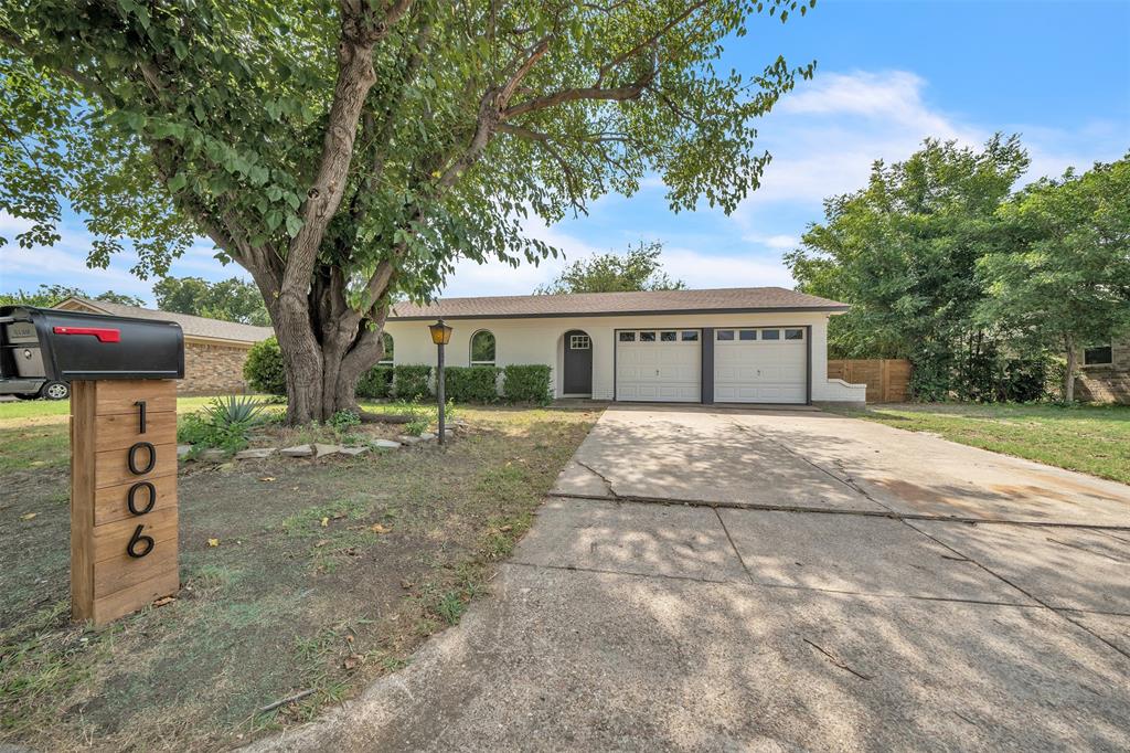 John Reagan St, Benbrook, TX 76126