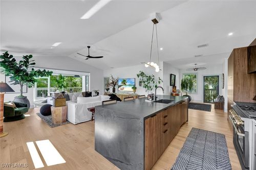 746 Park Ave, NAPLES, FL, 34110-1510 | Card Image