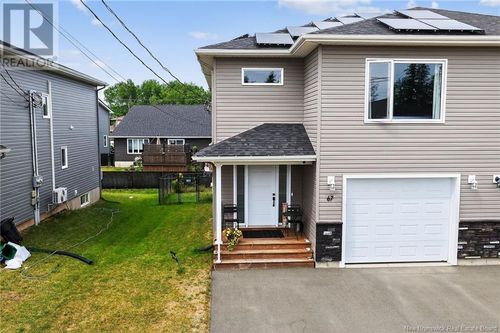 67 Wakefield St, Moncton, NB, E1G6A7 | Card Image
