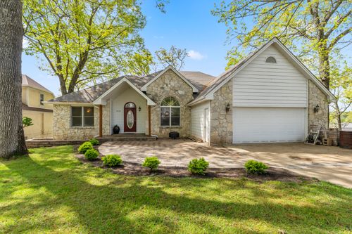 5464 Hampton Ct, Osage Beach, MO, 65065-2516 | Card Image