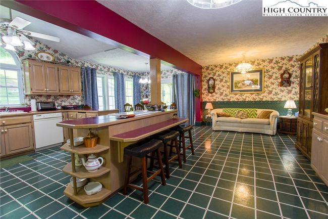 581 N Fork New River Rd, House other with 4 bedrooms, 3 bathrooms and null parking in Lansing NC | Image 14