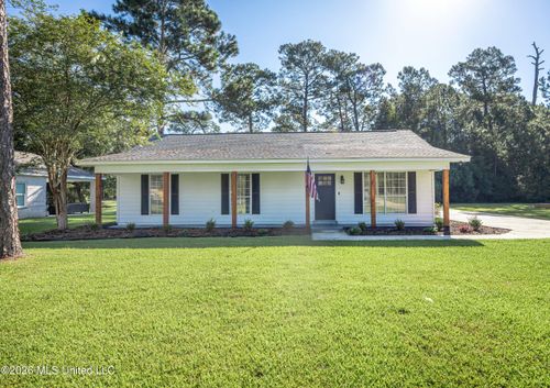 8208 Martin Bluff Rd, Gautier, MS, 39553-2217 | Card Image