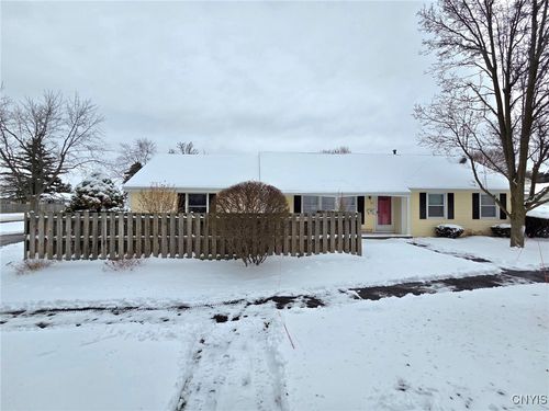 41 Summit Knolls Dr, Webster, NY, 14580-2847 | Card Image