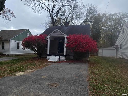 1033 S 17th St, Mount Vernon, IL, 62864-4701 | Card Image