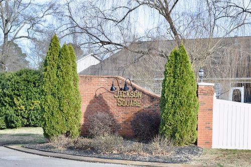 6908 Cathedral Ct, Hixson, TN, 37343 | Card Image