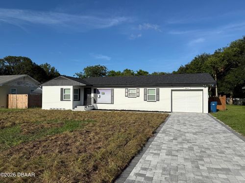 243 S Hull Ave, Deland, FL, 32720-4913 | Card Image