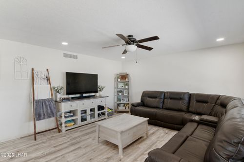 2818 Weekender Ln, Lake Havasu City, AZ, 86403-5346 | Card Image