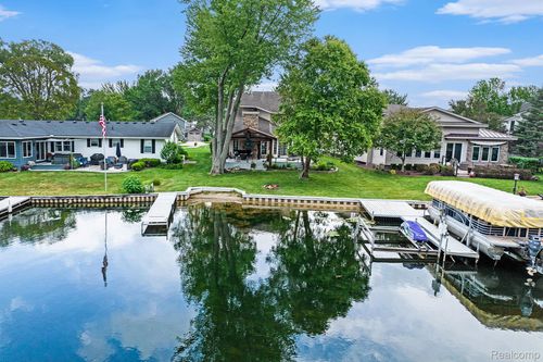 4106 Shoreview Ln, Whitmore Lake, MI, 48189-9161 | Card Image