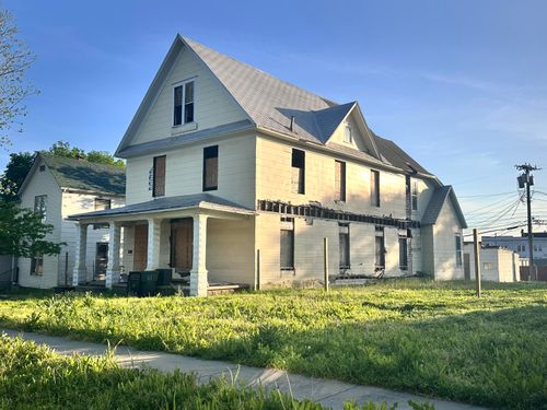 304 6th St, Monett, MO, 65708-2149 | Card Image