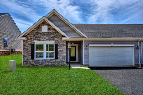 287 Olivia Dr, New Kensington, PA, 15068-2158 | Card Image