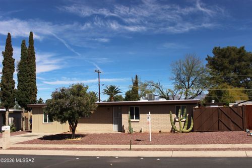 6711 E Nicaragua Dr, Tucson, AZ, 85730-2238 | Card Image