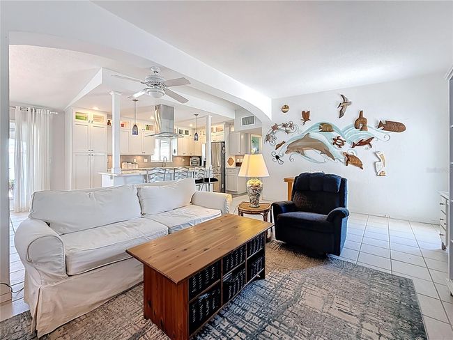 2593 W Vina Del Mar Blvd, House other with 3 bedrooms, 2 bathrooms and null parking in ST PETE BEACH FL | Image 5
