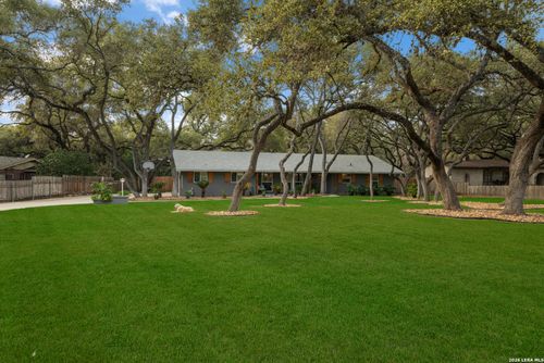 207 Zornia Dr, Castle Hills, TX, 78213-2113 | Card Image