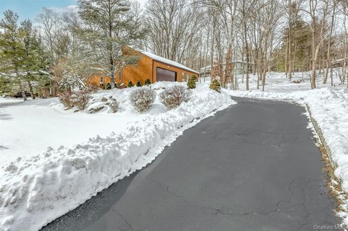 66 Tamarack Ln, Pomona, NY, 10970-2012 | Card Image