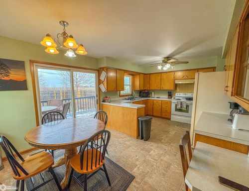 1324 Sunset Dr, Hampton, IA, 50441-1824 | Card Image