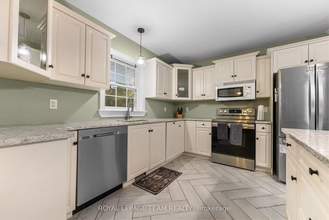 559 Mclachlan Rd, House other with 4 bedrooms, 2 bathrooms and 6 parking in White Lake ON | Image 10