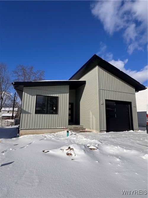 96 Penwood Dr, Cheektowaga, NY, 14227-3222 | Card Image