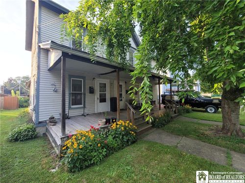 67 E Everett St, Falconer, NY, 14733-1339 | Card Image
