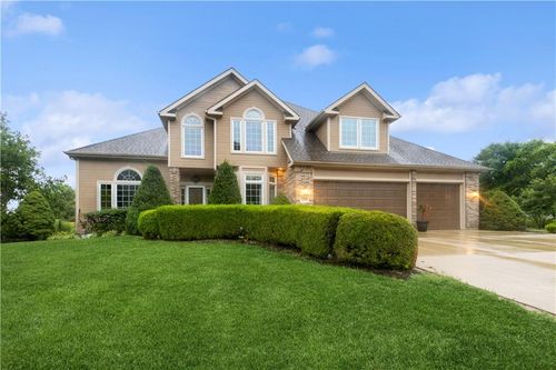 15498 Cedar Ln, Basehor, KS, 66007-7389 | Card Image
