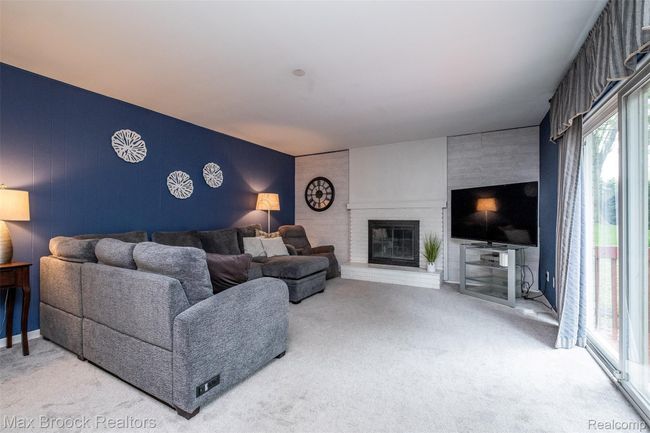 Large Family Room with fireplace | Image 16