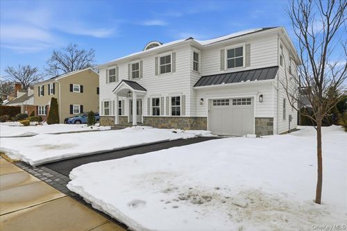 135 Adams St, Garden City, NY, 11530-2301 | Card Image