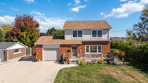 89 Macnab St, Forest, ON, N0N1J0 | Card Image