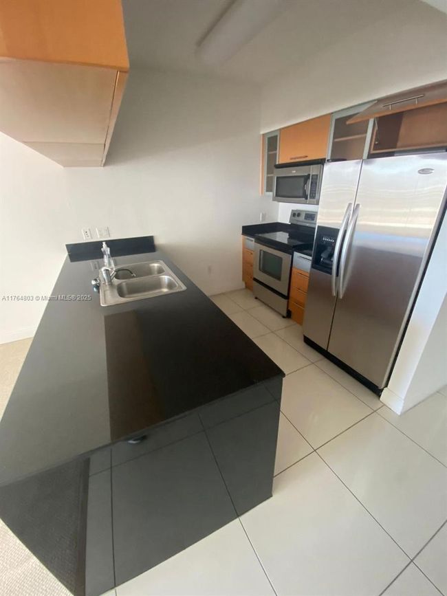 APT-1606 - 1750 N Bayshore Dr, Condo with 1 bedrooms, 1 bathrooms and null parking in Miami FL | Image 9