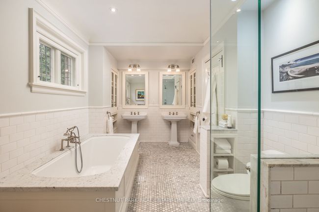 77 Chestnut Park Rd, House other with 6 bedrooms, 5 bathrooms and 2 parking in Toronto ON | Image 17