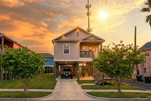 710 35th St, Galveston, TX, 77550-1205 | Card Image