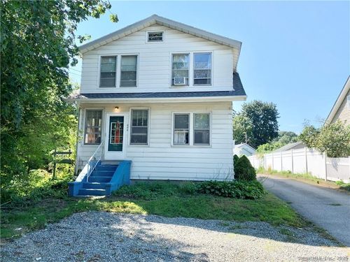 486 Mohegan Avenue Pkwy, Quaker Hill, CT, 06375-1500 | Card Image