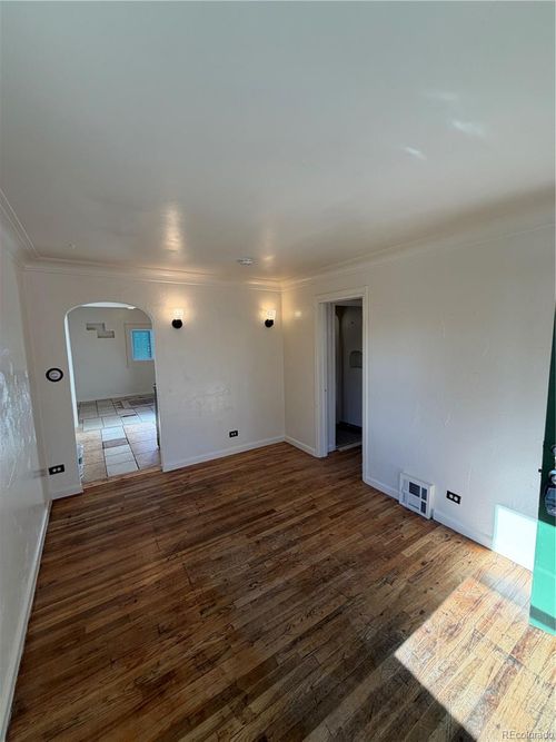 135 S Osceola St, Denver, CO, 80219-1831 | Card Image