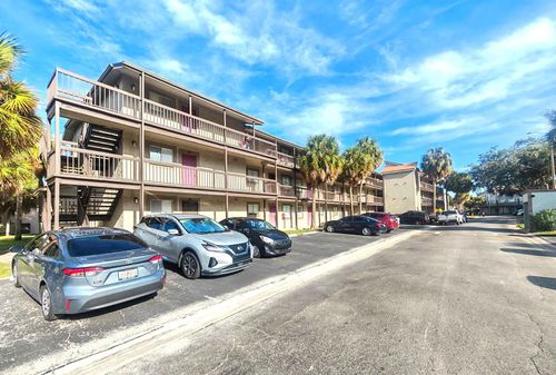 6a3-6306 Newtown Cir, Tampa, FL, 33615-3604 | Card Image