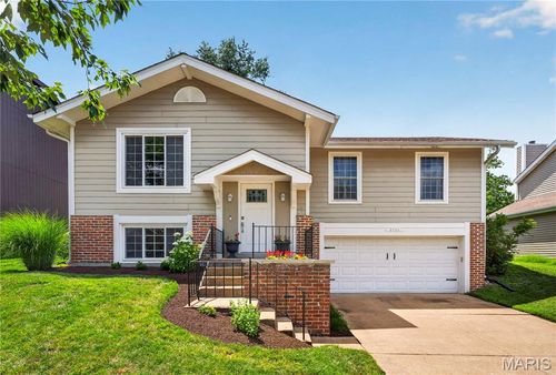 2521 Rain Forest Dr, Wildwood, MO, 63011-1801 | Card Image