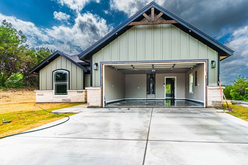 916 Mojave Trl, Granbury, TX, 76048-6377 | Card Image