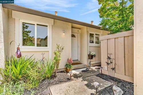7 Clark Creek Cir, Clayton, CA, 94517-1627 | Card Image