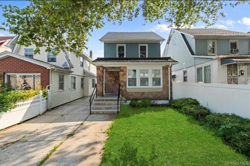 21432 112th Rd, Queens Village, NY, 11429-2316 | Card Image
