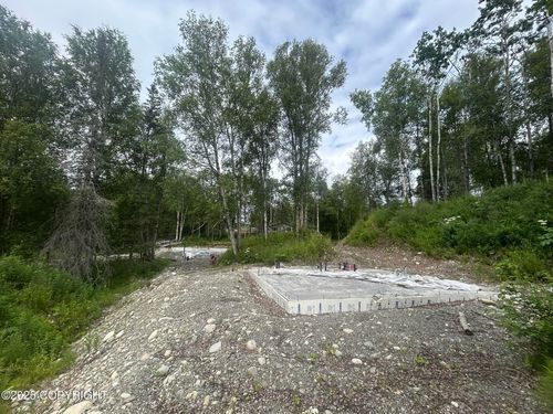 8752 E Snowbird Cir, Palmer, AK, 99645-8055 | Card Image