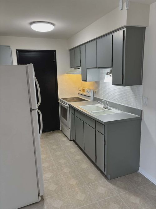 unit-3b-200 Madison St, Joliet, IL, 60435-6541 | Card Image