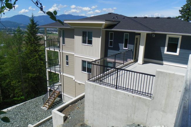133 - 6026 Lindeman Street, Townhouse with 3 bedrooms, 2 bathrooms and 6 parking in Chilliwack BC | Image 3