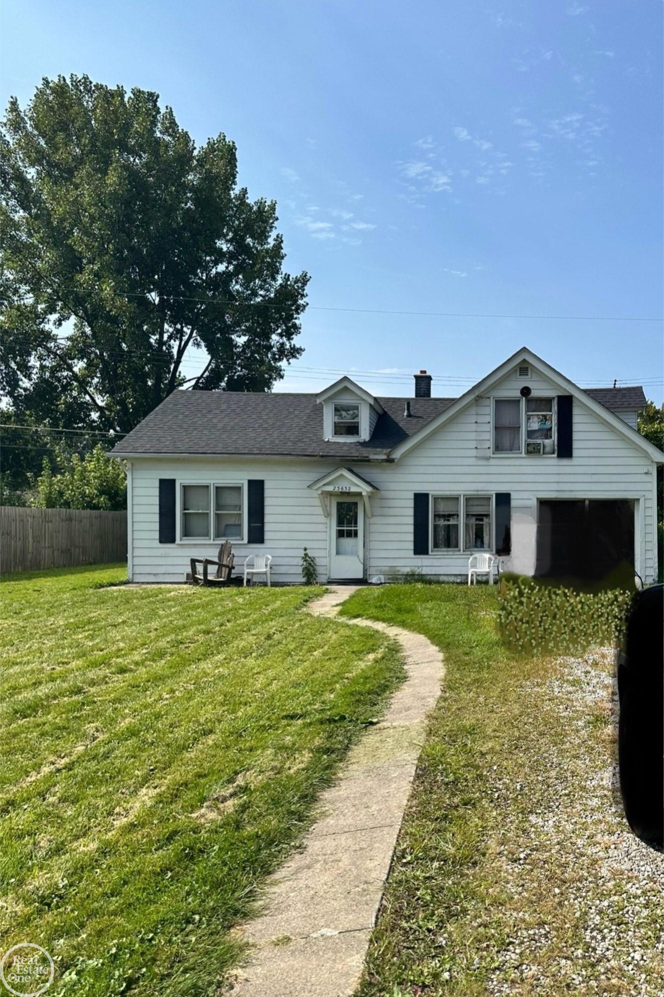 Joy St, Saint Clair Shores, MI 48082