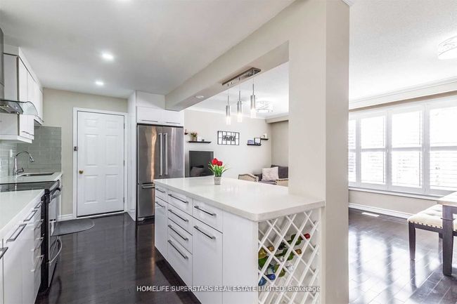68 Kimbark Dr, House other with 6 bedrooms, 4 bathrooms and 7 parking in Brampton ON | Image 4
