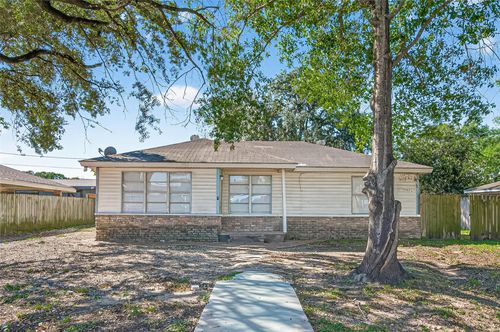 14205 Stoneshire St, Houston, TX, 77060-5818 | Card Image