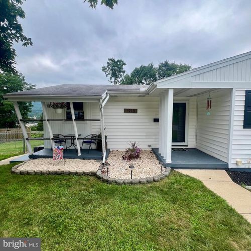 1915 Walton Ave, ALTOONA, PA, 16602-4543 | Card Image