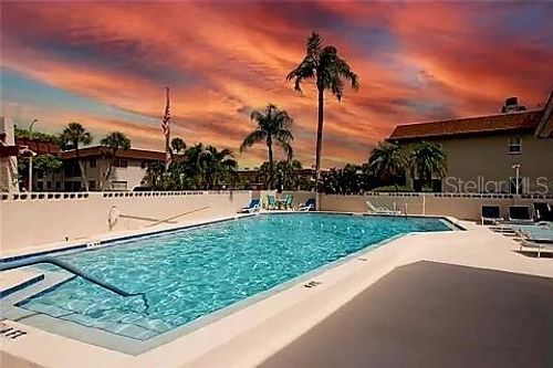 10e-2750 E Bay Dr, LARGO, FL, 33771-2454 | Card Image