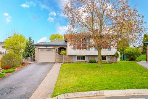 28 Rudi Crt, Cambridge, ON, N3C3B5 | Card Image